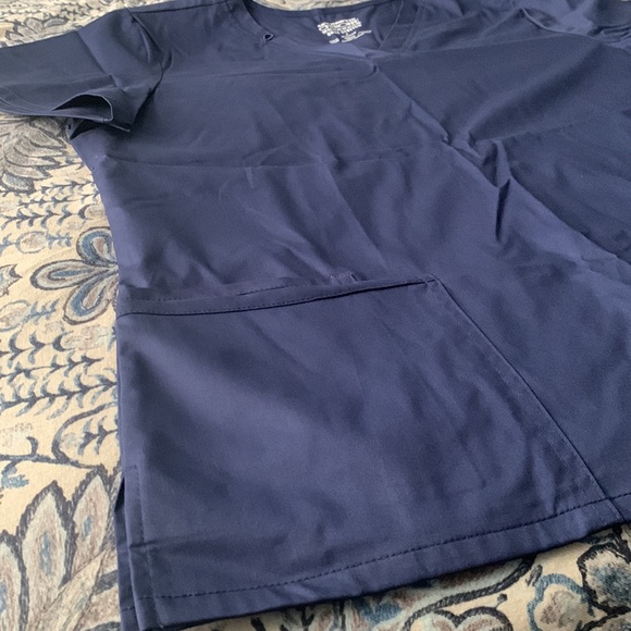 NWT Cherokee Modern Classic Scrub Top-XL - Picture 6 of 6